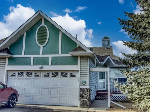 1008 E Woodside Way NW #28, Airdrie, AB T4B 2T8