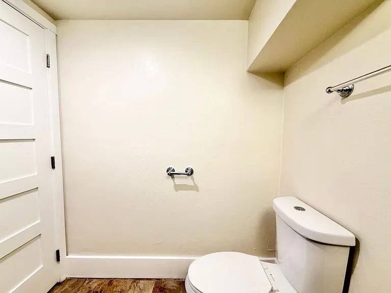 R0180 - Pettygrove Apartments — Photo 7
