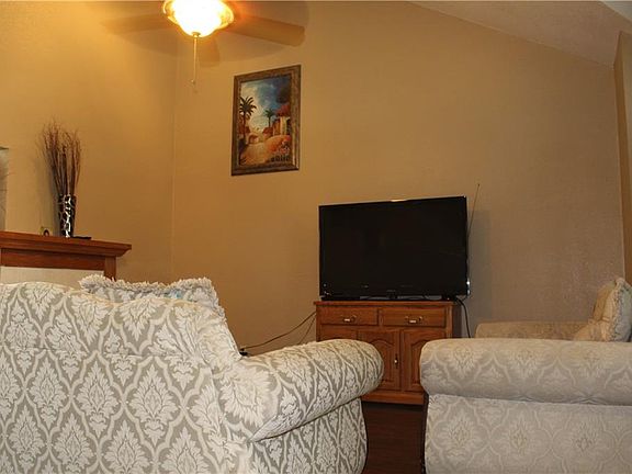 3rd image of 4344 Saugus Dr