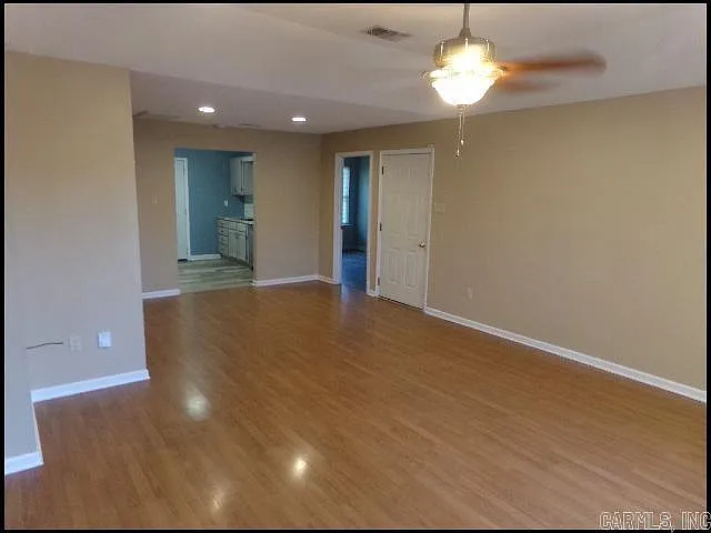 3 bed, 2.0 bath, 1206 sqft, $1,495 — Photo 4