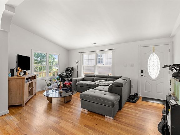 3rd image of 50 Arcadia St #2