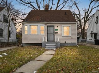 12075 Rossiter St, Grosse Pointe, MI 48224