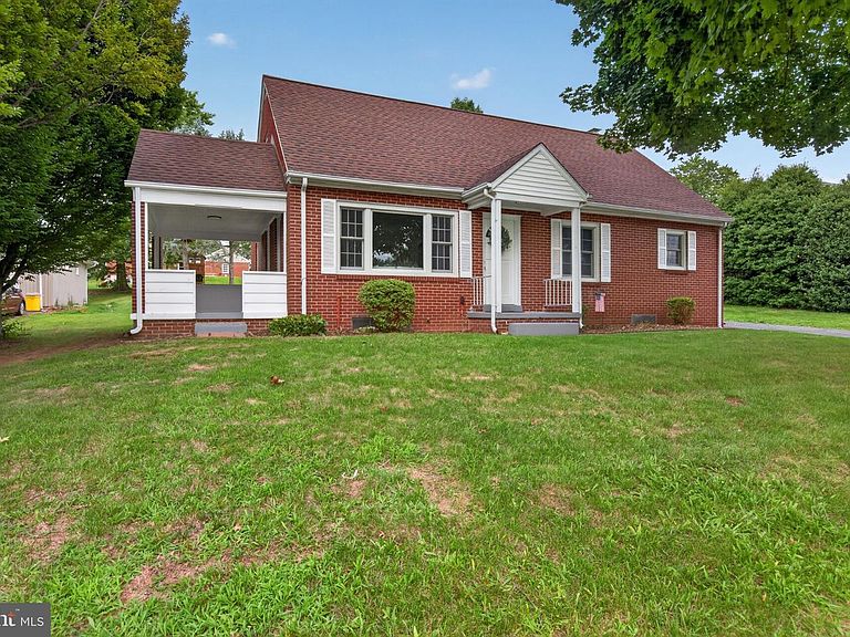 Listing photo 2