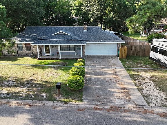 3rd image of 2404 Laura Dr