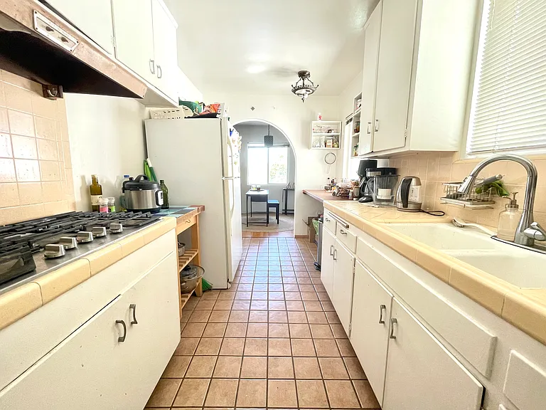 1722 Armacost Ave #4 — Photo 4