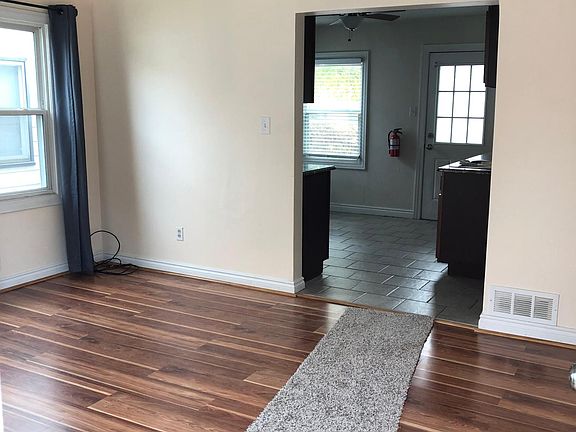 3rd image of 600 E Harwood Ave
