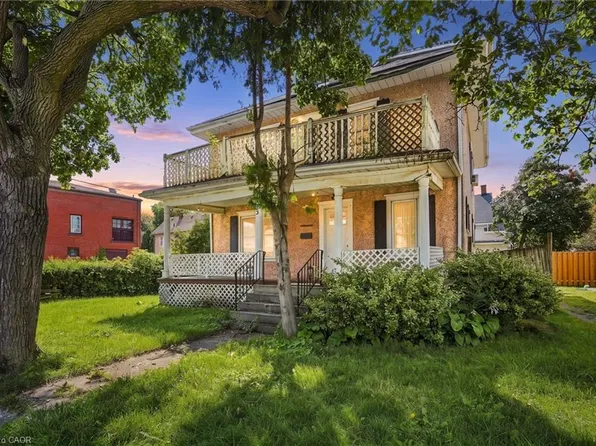 83 Burgar St, Welland, ON L3B 2S9