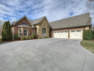 2147 Sawyers Pond Dr, Johnson City, TN, 37601