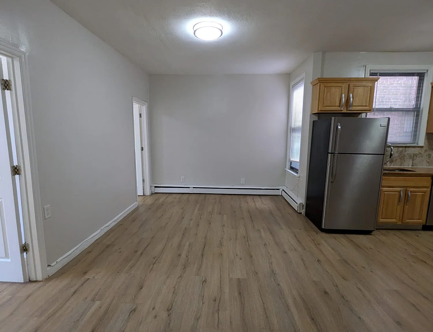 2 bed, 750 sqft, $1,900 — Photo 4