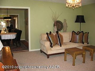 4th image of 1114 Broadmoor St