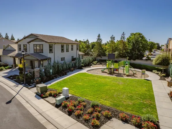 2618 Chardonnay Ln, Lodi, CA 95242