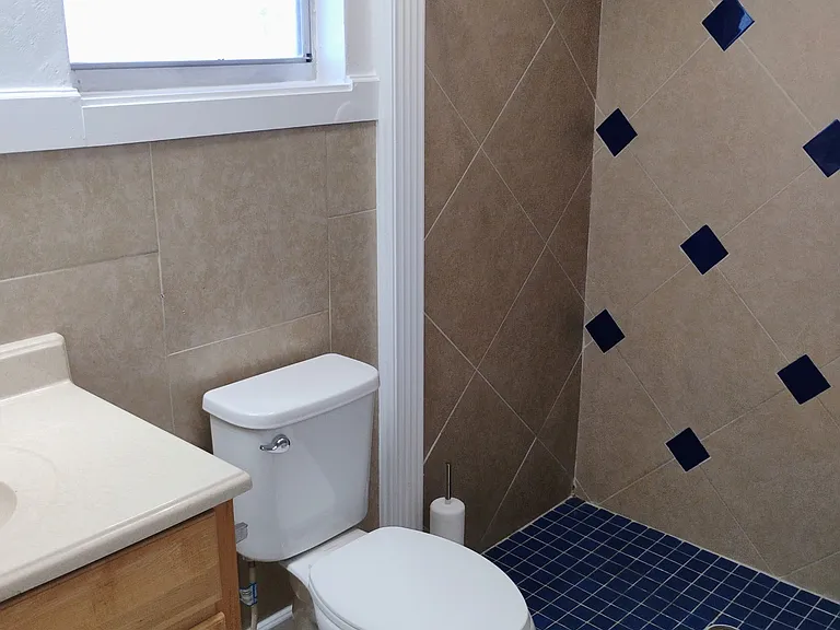 1067 York Way — Photo 20