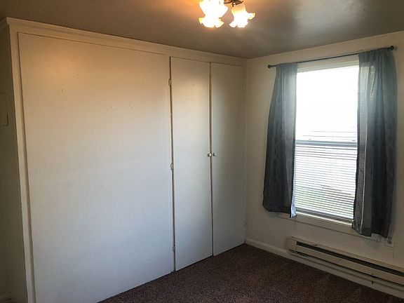 5th image of 411 Cedar St