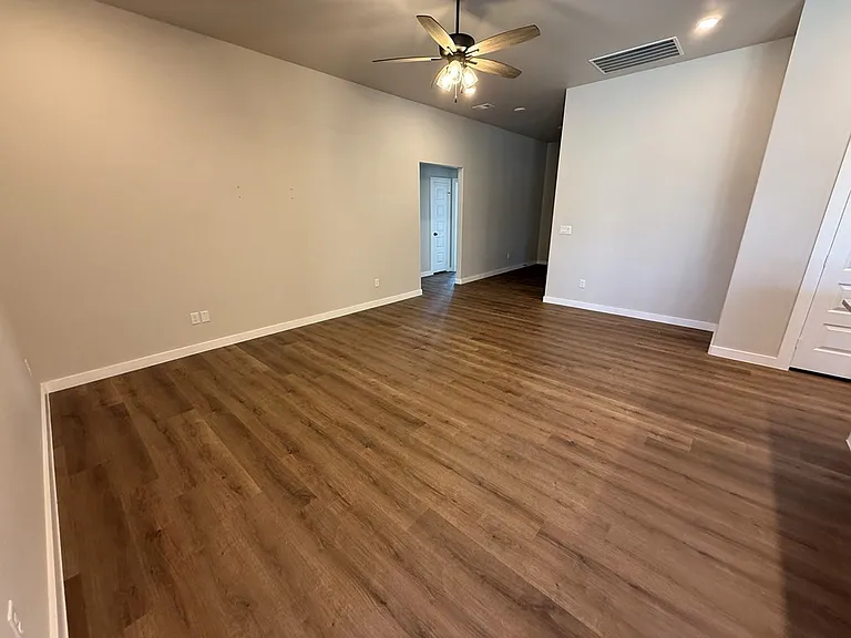 2521 Copperhead Rd — Photo 3