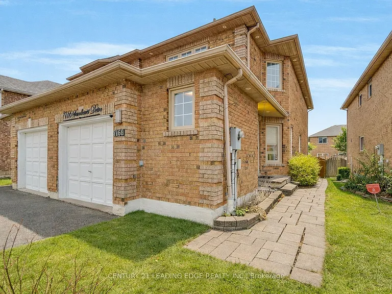 7166 Sandhurst Dr — Photo 5