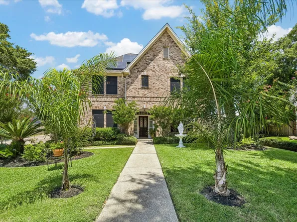 226 Rollingwood Cir, Baytown, TX 77520
