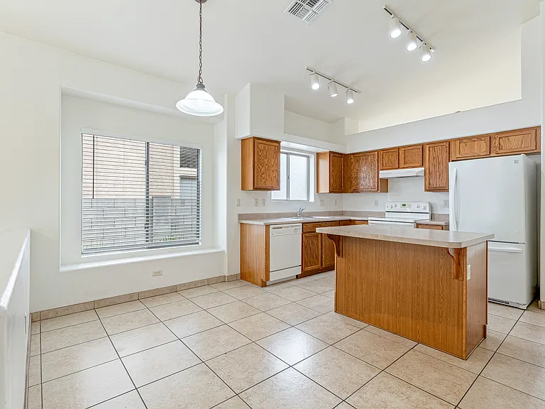 345 E Camino Del Abeto — Photo 7