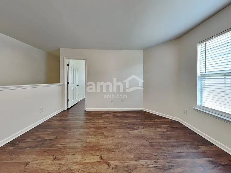 2526 Ingleside Dr — Photo 10