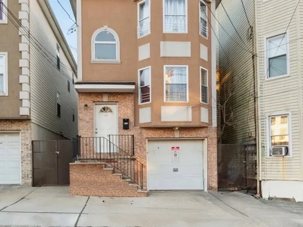 14 12th Ave, Paterson City, NJ 07501