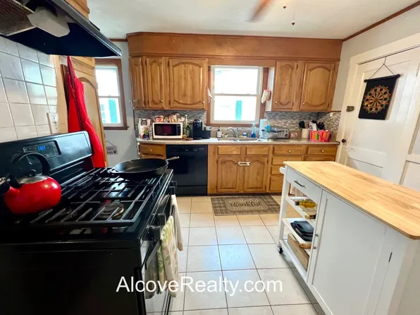 39 Sterling St, Somerville, MA