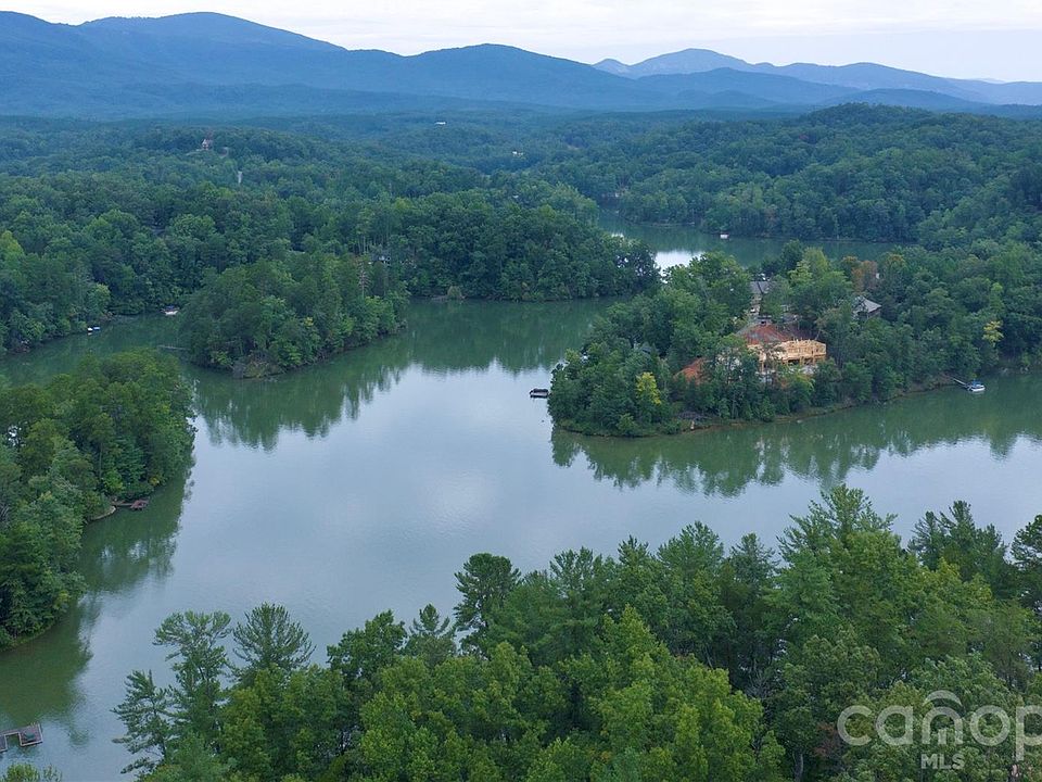 1st image of 3 S Pointe Rd