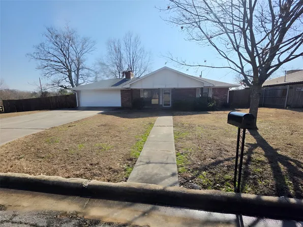 106 Westowne Dr, Cooper, TX 75432