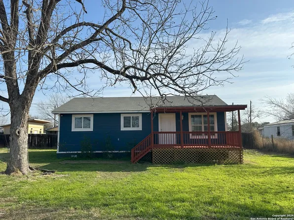 315 Lagunillas Ave, Charlotte, TX 78011