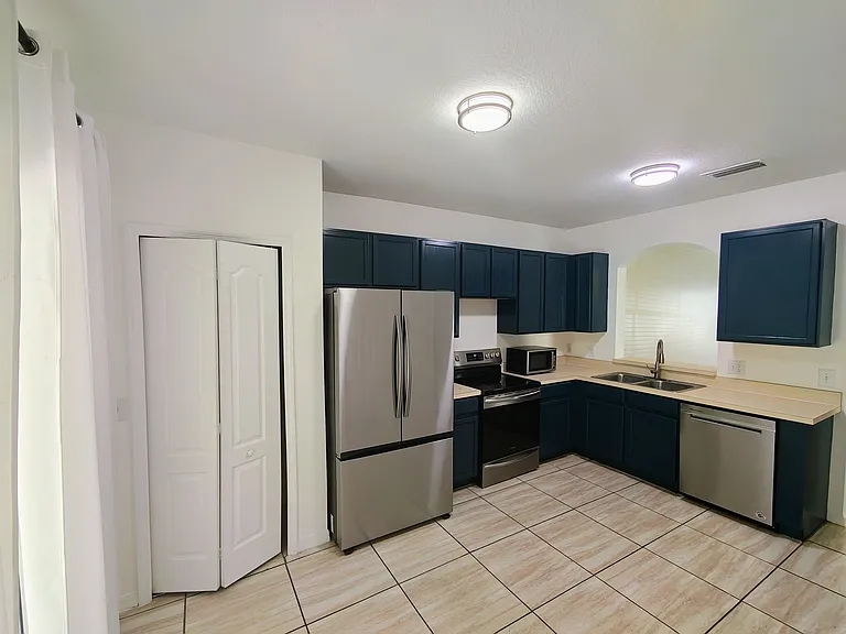 15737 Fishhawk Falls Dr — Photo 7