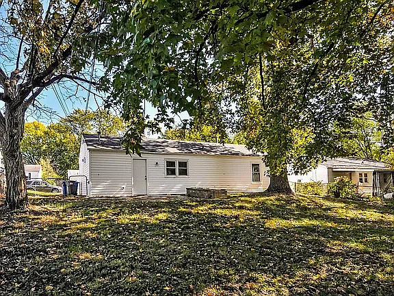 9831 Vickie Pl — Photo 6