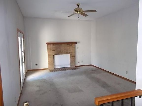 4th image of 572 Mulberry Way S