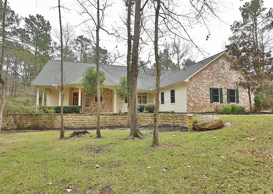 Gorgeous custom on private approx 2.3 acres
