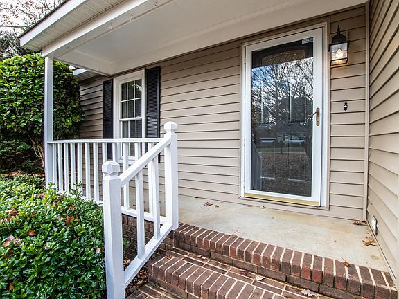 4th image of 518 Brook Forest Dr