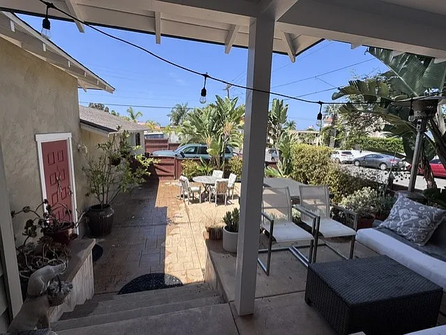 427 Forward St — Photo 3
