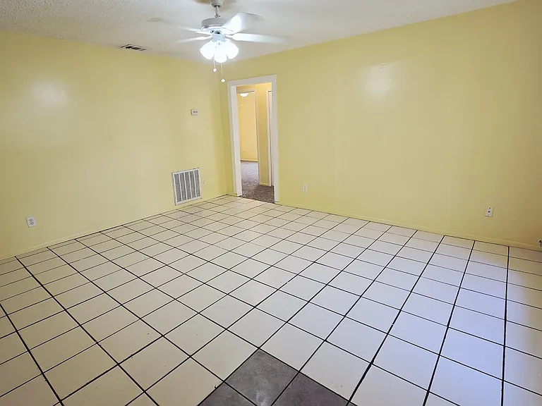 1715 Bentley Blvd — Photo 5