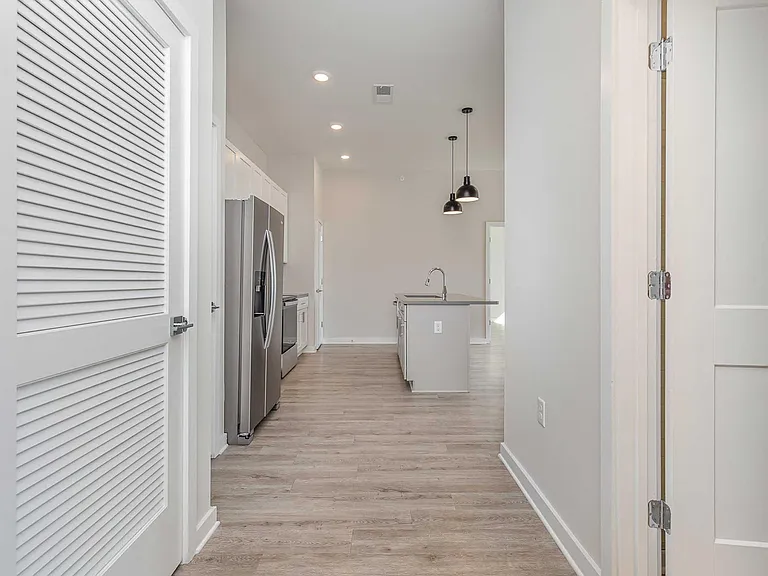 Middle Sound West Apartments — Photo 86