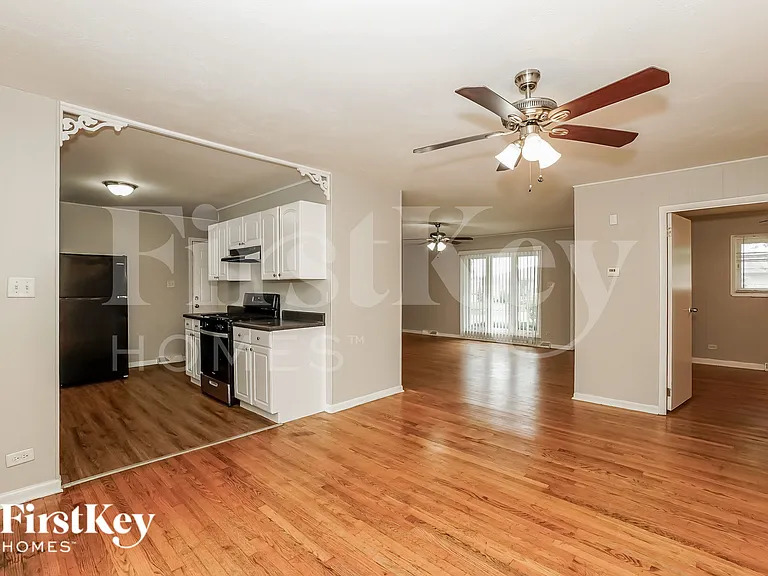22728 Ridgeway Ave — Photo 6
