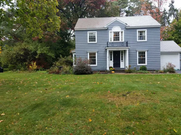 2041 Lexington Pkwy, Niskayuna, NY 12309