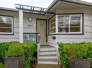 1217 Fairfield Rd, Victoria, BC V8V 3B3