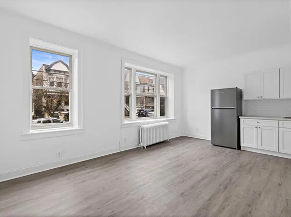 137 Kensington Avenue image 1 of 11