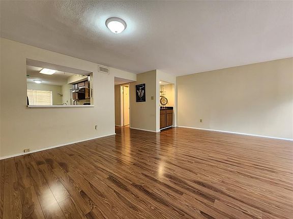 5th image of 2506 Bering Dr