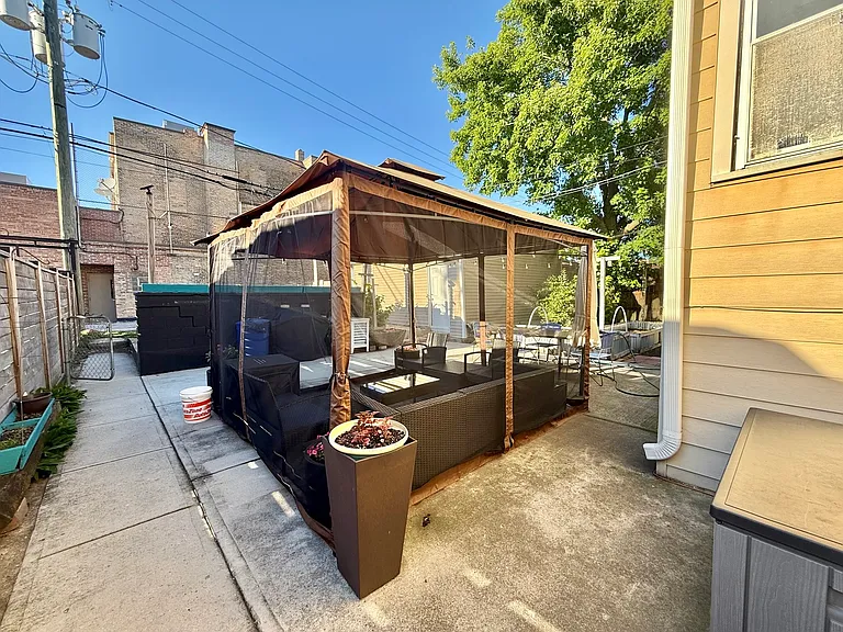 5834 W Dakin St #G — Photo 18