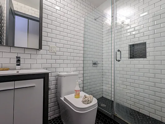 Rented by Compass | media 22