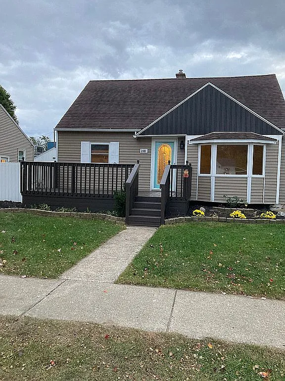 2081 Norman Ave photo 1