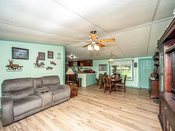 4th image of 4904 NW Royal Palm Dr
