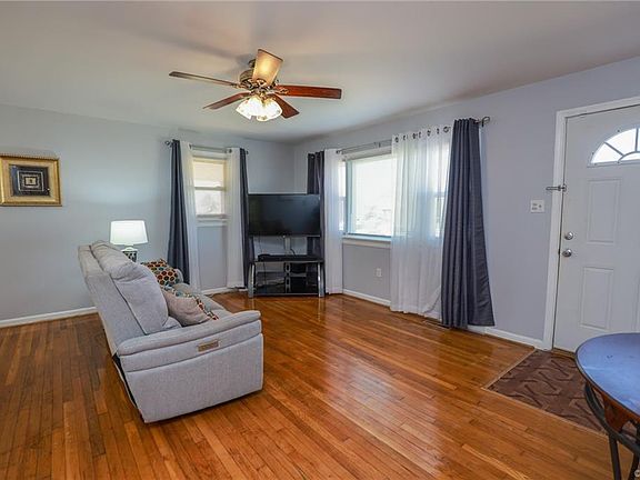2nd image of 203 Seaton Dr
