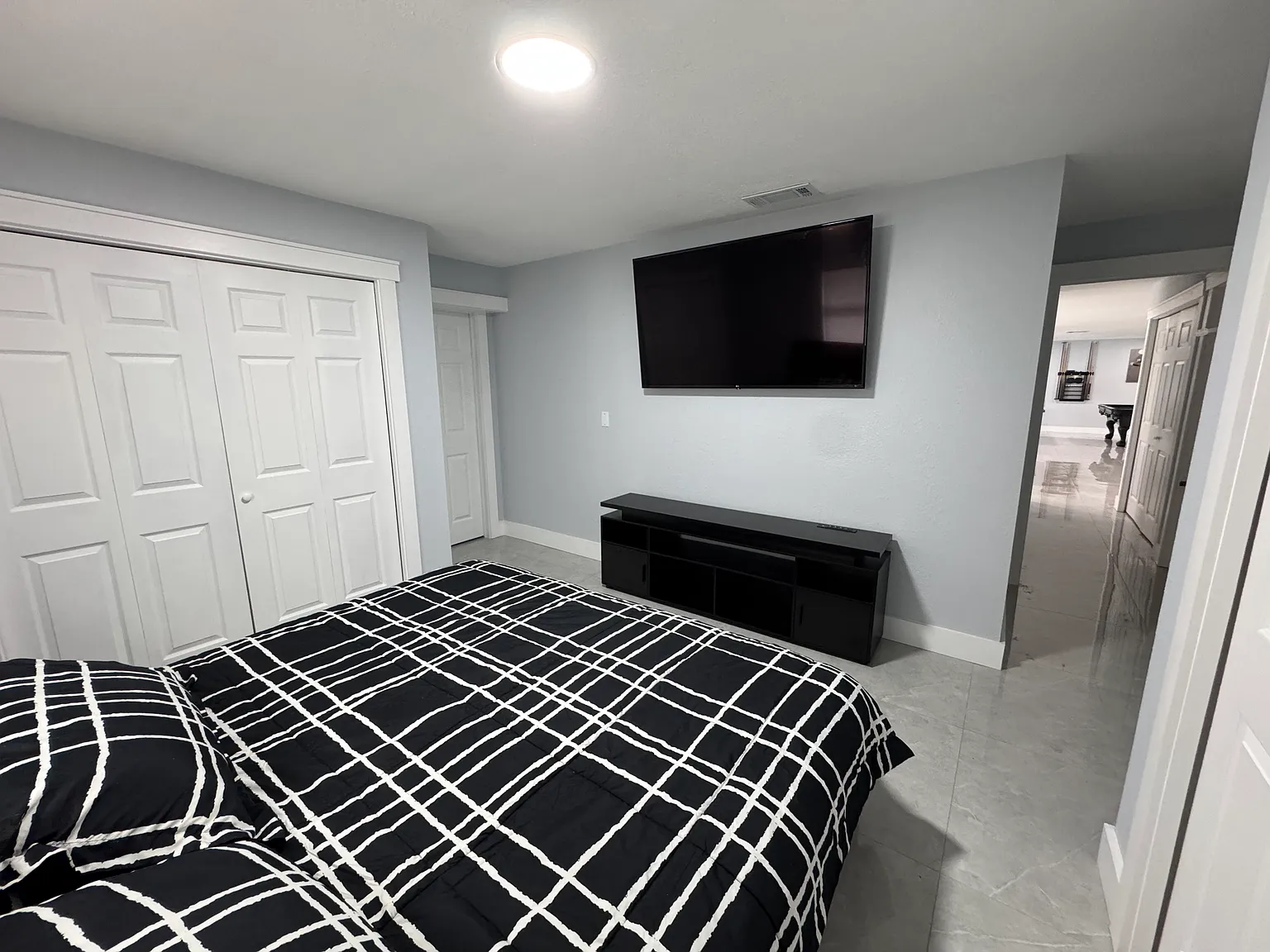3 bed, 2500 sqft, $3,500 — Photo 3
