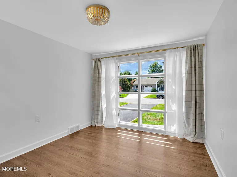 67 Victoria Pl — Photo 8