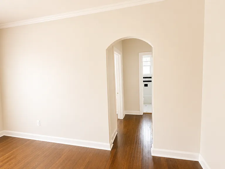 343 W Summit Ave — Photo 3