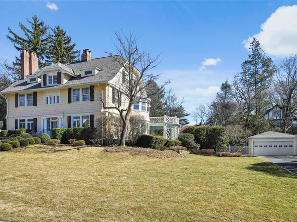 304 Loring Avenue, Pelham, NY 10803