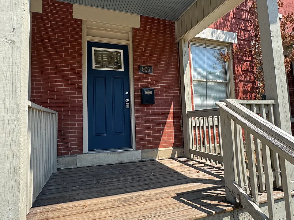 906 E Livingston Ave #906